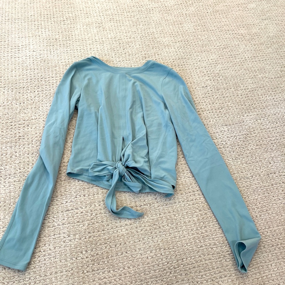Lululemon Green Long Sleeve - size 2 NEVER WORN!